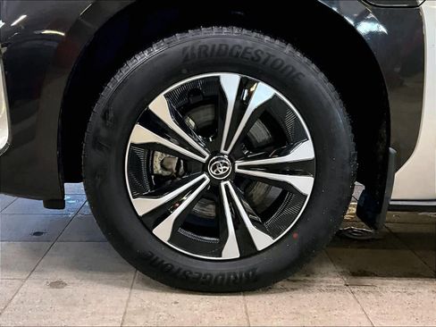 Used 2024 Toyota bZ4X XLE w/ Weather Package image 7