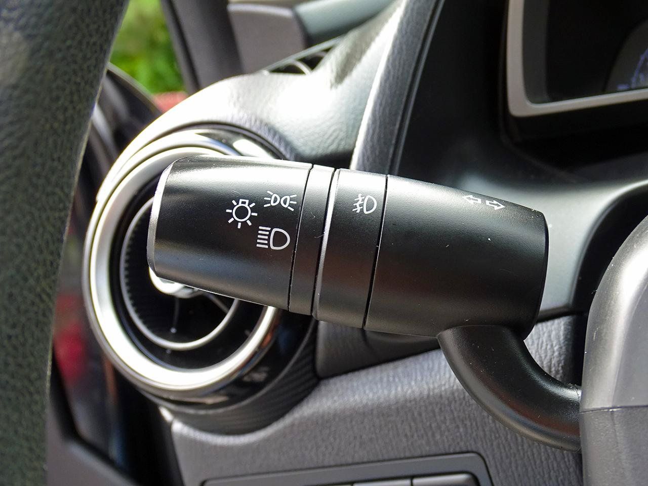 Used 2019 Toyota Yaris LE FWD image 27