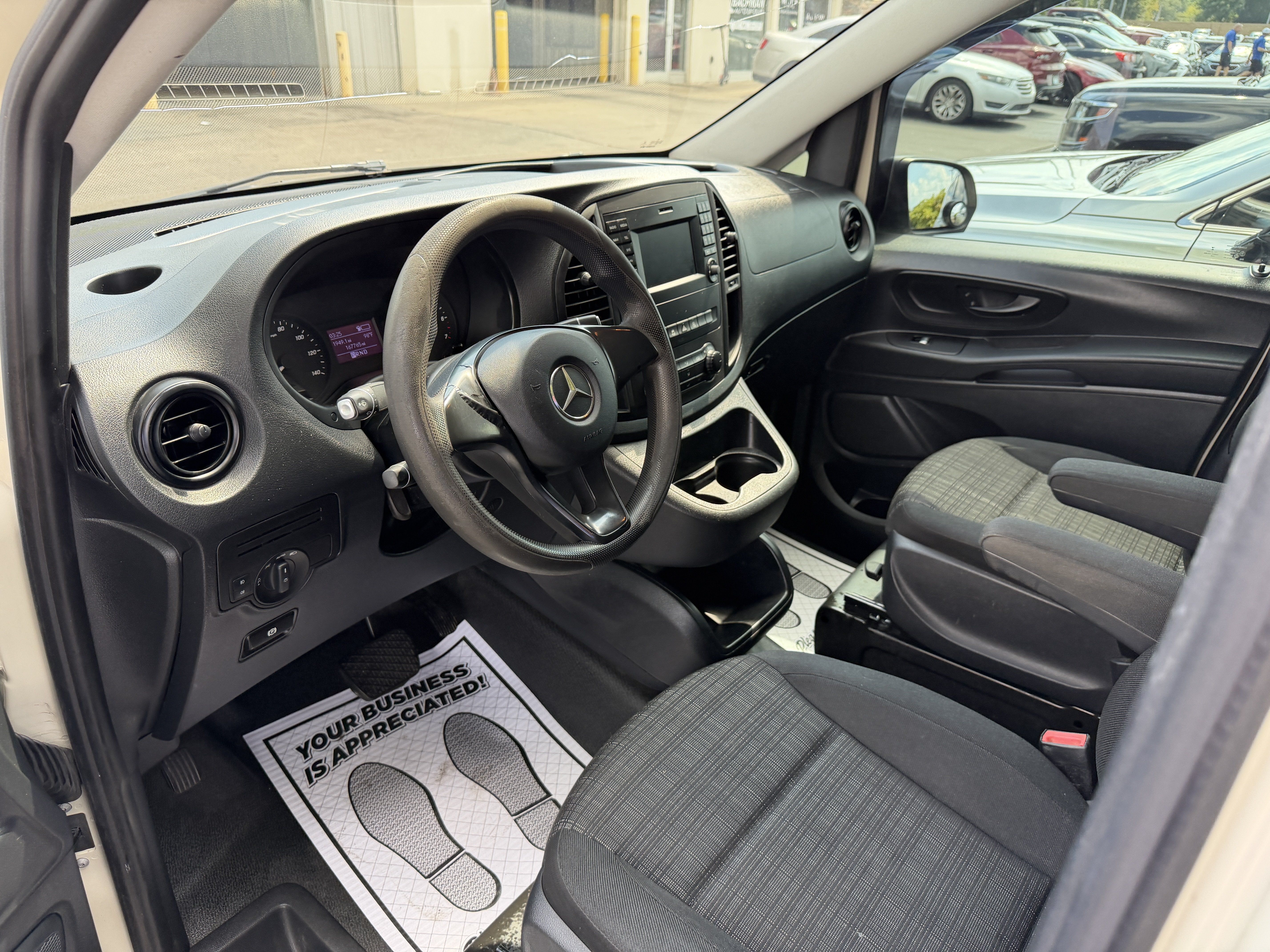 Used 2020 Mercedes-Benz Metris image 11