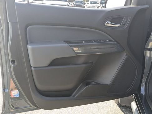 Used 2015 Chevrolet Colorado Z71 RWD image 9