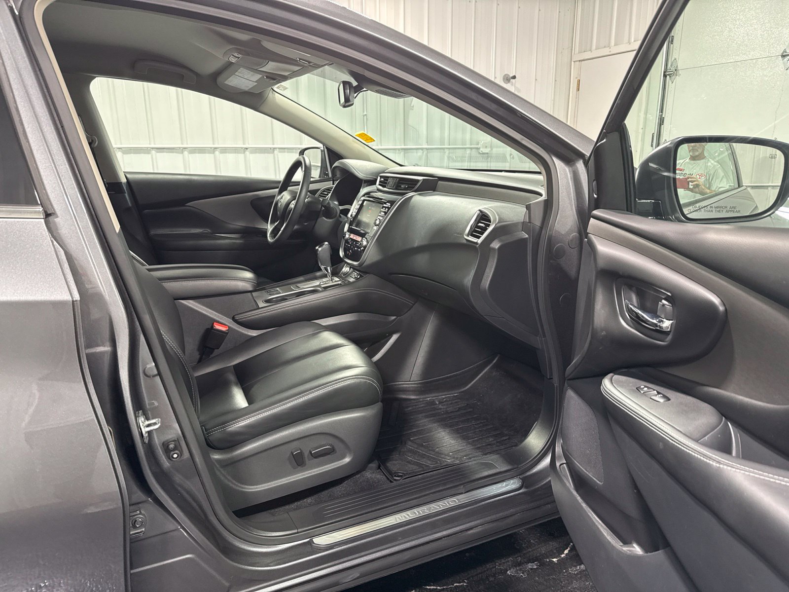 Used 2023 Nissan Murano SV FWD image 12