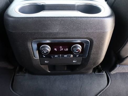 Used 2021 Chevrolet Tahoe High Country AWD/4WD image 34