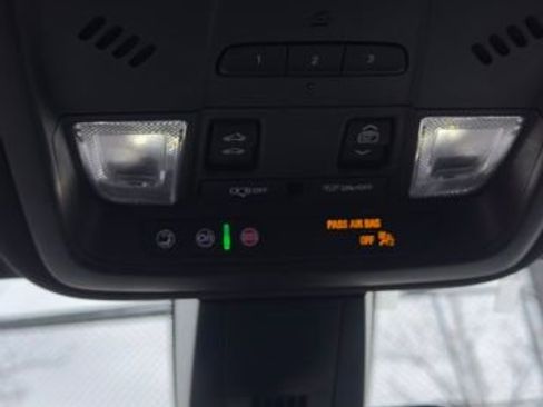 Used 2021 Cadillac XT6 Premium Luxury image 19