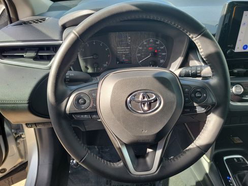 Used 2023 Toyota Corolla Cross LE FWD image 26