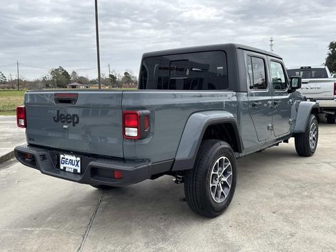 New 2025 Jeep Gladiator Sport image 12