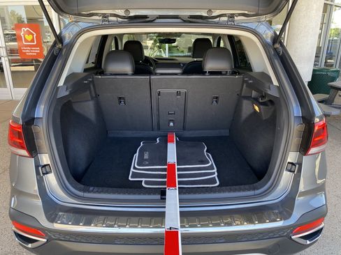 Certified 2023 Volkswagen Taos SE w/ Panoramic Sunroof Package AWD/4WD image 18