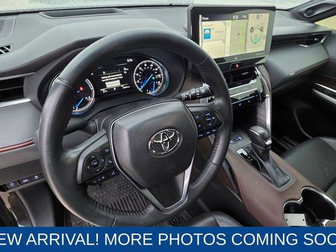 Used 2021 Toyota Venza Limited image 12