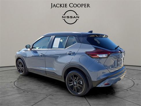 Certified 2023 Nissan Kicks SV image 3