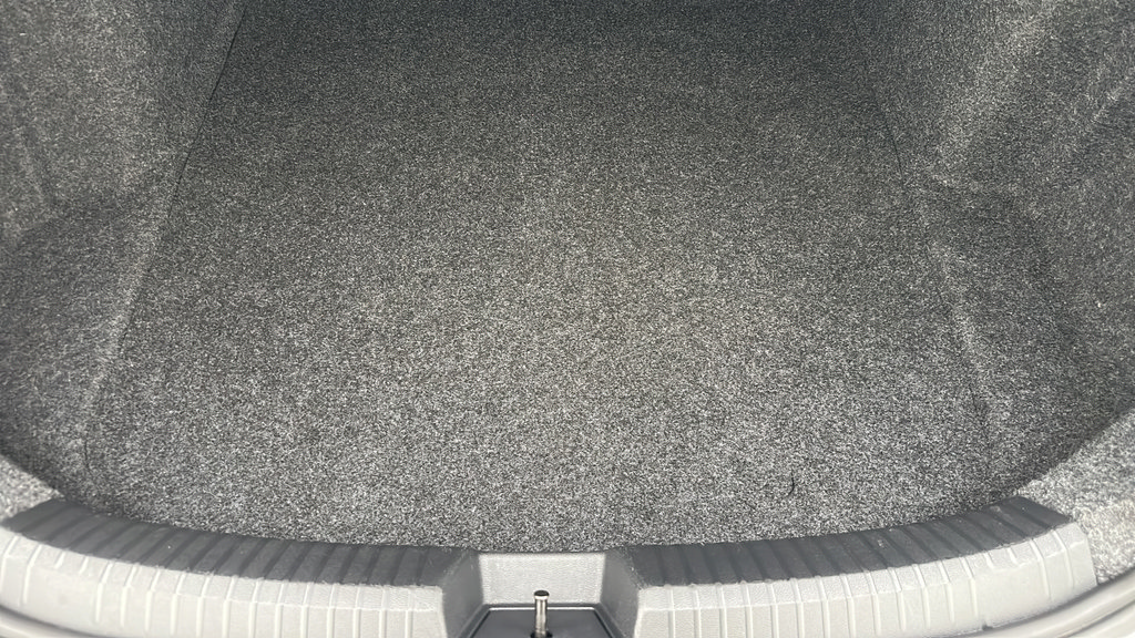 Used 2025 Volkswagen Jetta SE FWD image 21