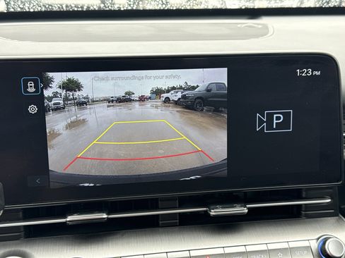 Used 2025 Hyundai Kona SEL AWD/4WD image 22