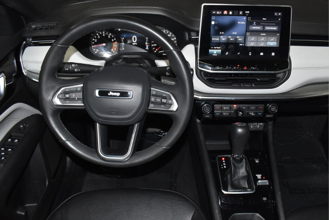 Certified 2023 Jeep Compass Limited AWD/4WD image 29