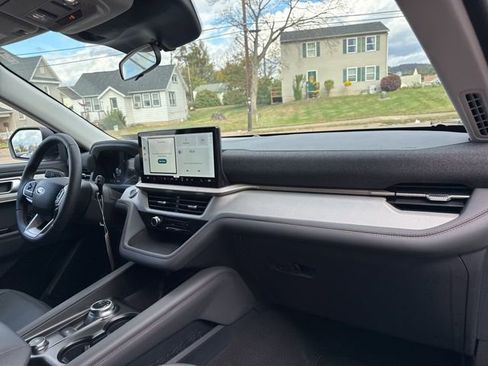New 2026 Ford Explorer Active w/ Active Comfort Package image 34
