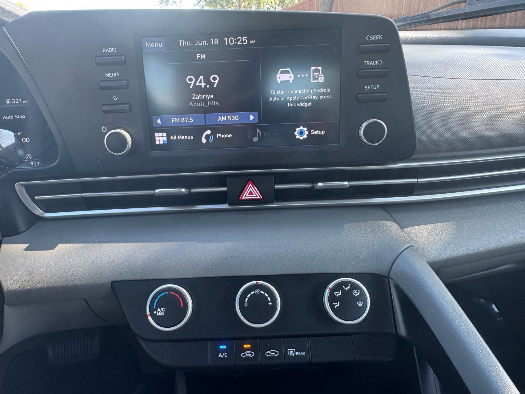 Used 2021 Hyundai Elantra SE FWD image 18