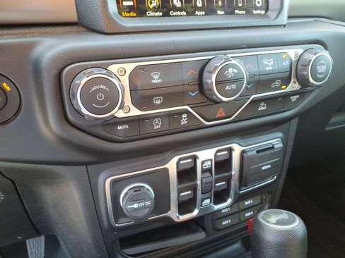Used 2022 Jeep Wrangler Unlimited Sport AWD/4WD image 14