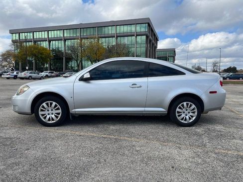 Used 2009 Chevrolet Cobalt LT image 2