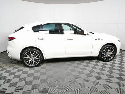 Used 2022 Maserati Levante GT AWD/4WD image 27