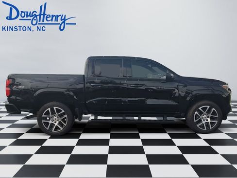 Used 2023 Chevrolet Colorado Z71 w/ Z71 Convenience Package 2 AWD/4WD image 6