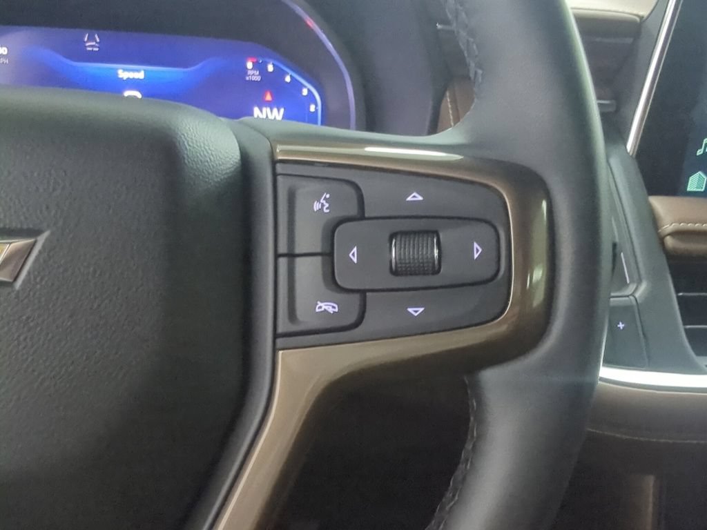 Used 2023 Chevrolet Tahoe High Country AWD/4WD image 17