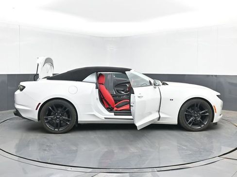 Used 2021 Chevrolet Camaro LT w/ RS Package image 44