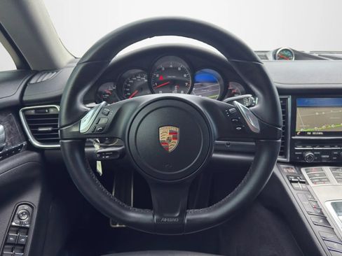 Used 2015 Porsche Panamera w/ Premium Package RWD image 17