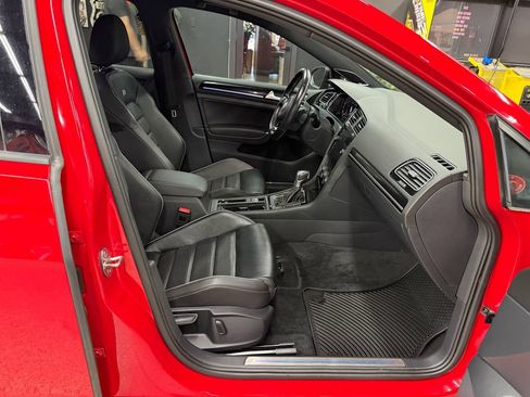 Used 2019 Volkswagen Golf R 4-Door AWD/4WD image 18