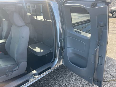 Used 2014 Toyota Tacoma 4x4 Access Cab image 31