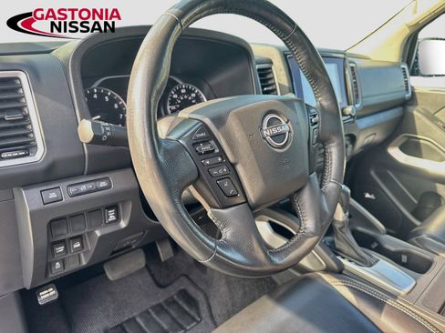 Used 2024 Nissan Frontier SL AWD/4WD image 11