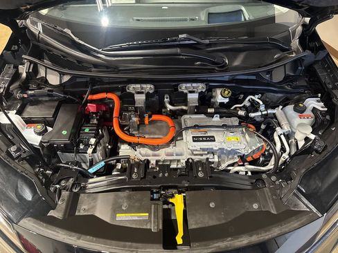 Used 2024 Nissan Ariya FWD image 52