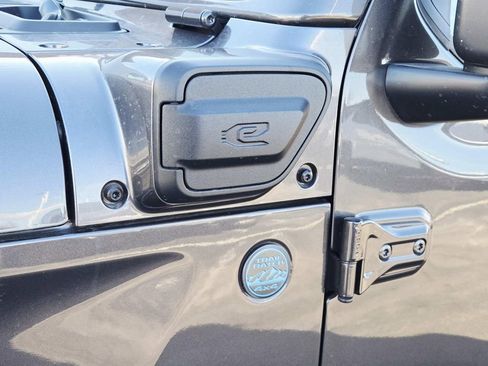 Used 2025 Jeep Wrangler Unlimited Sahara AWD/4WD image 18