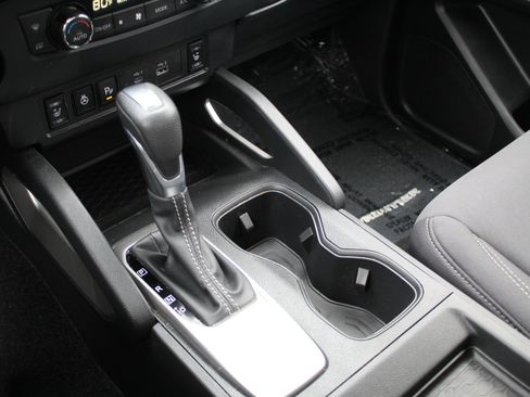 Used 2022 Nissan Frontier SV image 32