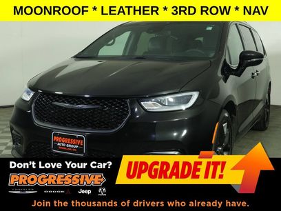 Used 2025 Chrysler Pacifica Limited