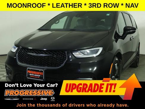 Used 2025 Chrysler Pacifica Limited FWD image 1