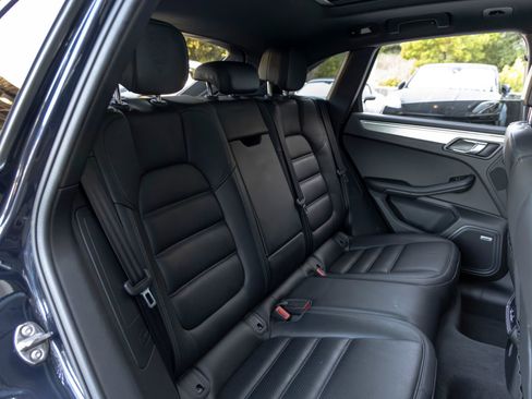 Certified 2018 Porsche Macan GTS AWD/4WD image 54