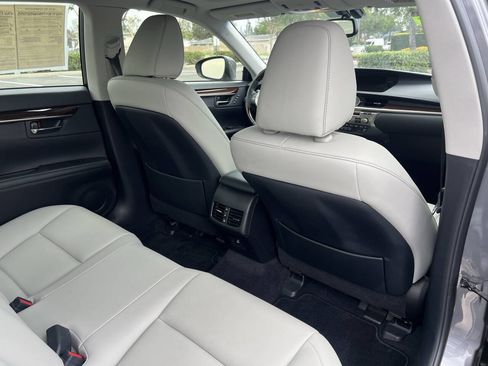 Used 2013 Lexus ES 350 w/ Premium Pkg FWD image 35