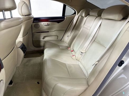 Used 2012 Lexus LS 460 w/ Comfort Pkg image 30