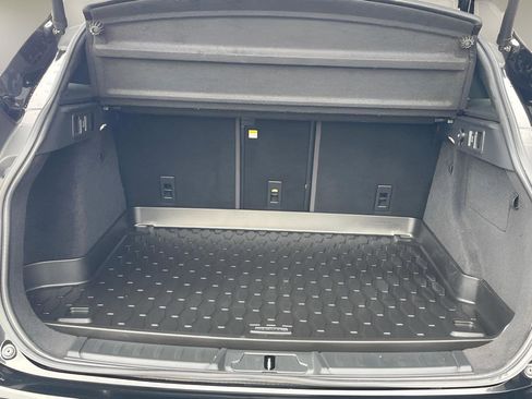 Used 2018 Jaguar F-PACE Premium image 15