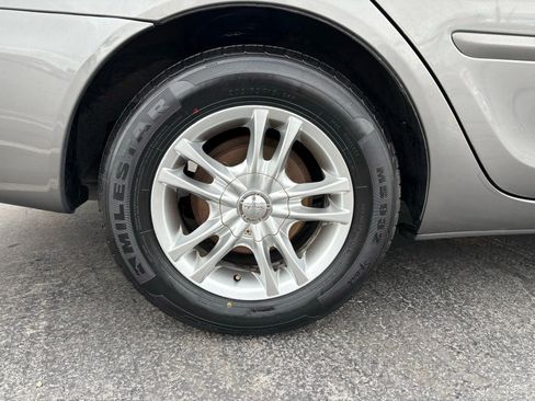 Used 2005 Toyota Camry LE image 18