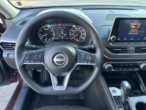 Used 2024 Nissan Altima 2.5 SV image 19
