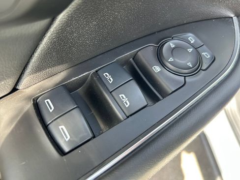 Used 2022 Buick Envision Essence w/ Technology Package I FWD image 19