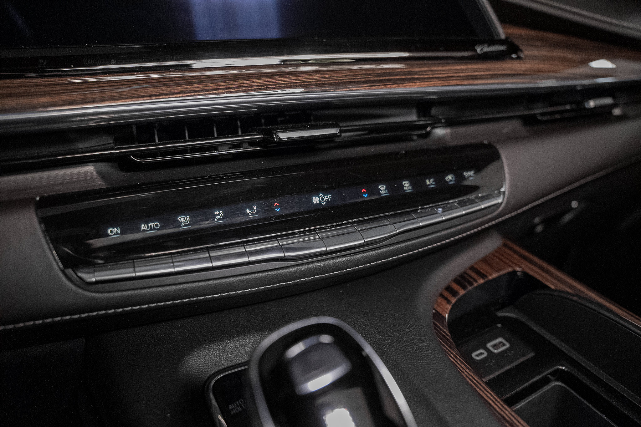 Used 2023 Cadillac Escalade Premium Luxury w/ Performance Package AWD/4WD image 50