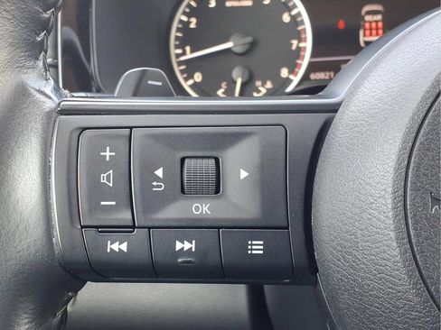 Used 2024 Nissan Pathfinder SV FWD image 23
