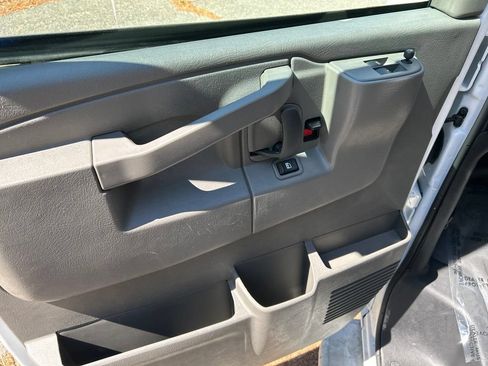 Used 2024 GMC Savana 2500 w/ Driver Convenience Package RWD image 15