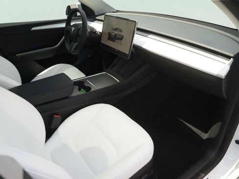 Used 2022 Tesla Model Y Performance AWD/4WD image 18