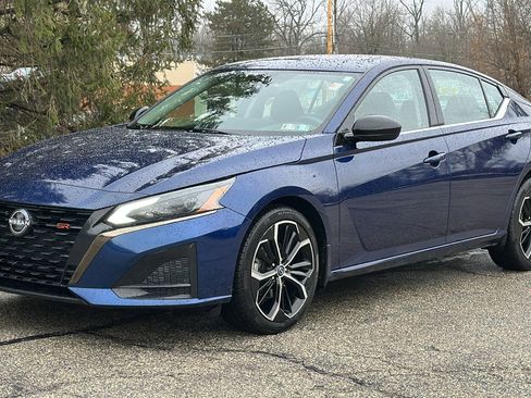 Certified 2023 Nissan Altima 2.5 SR w/ SR Premium Package image 2