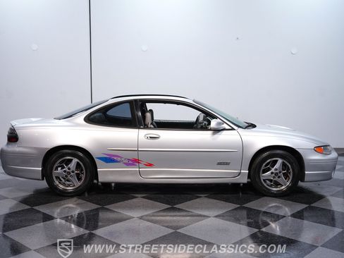 Used 2000 Pontiac Grand Prix GTP w/ Opt Pkg FWD image 12