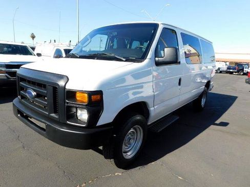 Used 2014 Ford E-350 and Econoline 350 XLT image 3