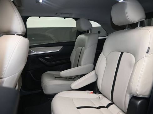 Used 2024 MAZDA CX-90 Plug-In Hybrid w/ Preferred AWD/4WD image 13