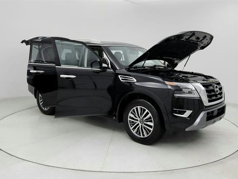 Used 2024 Nissan Armada SL w/ Captain's Chairs Package RWD image 12