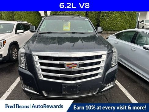 Used 2019 Cadillac Escalade Premium Luxury AWD/4WD image 3