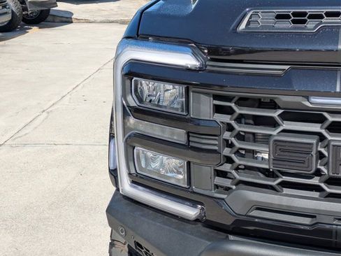 New 2026 Ford F250 Lariat w/ Black Appearance Package AWD/4WD image 9